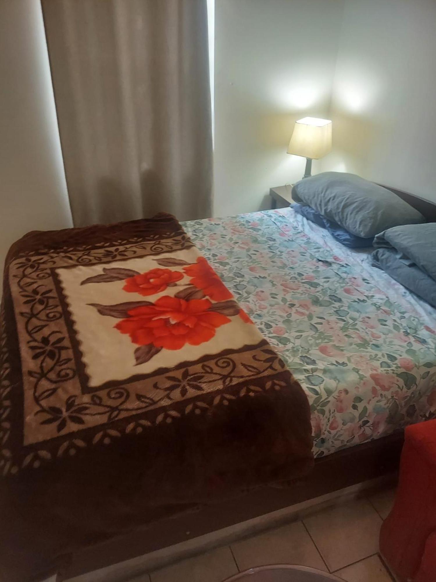 Crystal Room 1 Guest House Near 12Mins To Ewr Airport / Prudential / Njit / Penn Station Newark Exterior foto